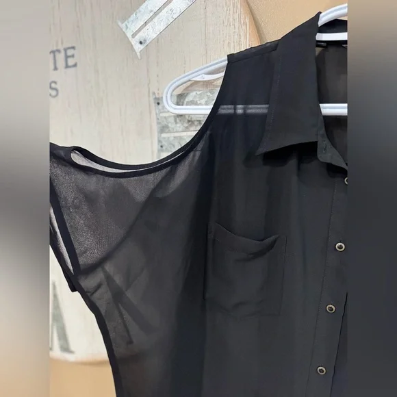 Guess Black Sheer Cold Shoulder Blouse Size Large - Picture 6 of 12